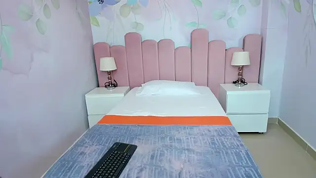 doll_skinny18 webcam