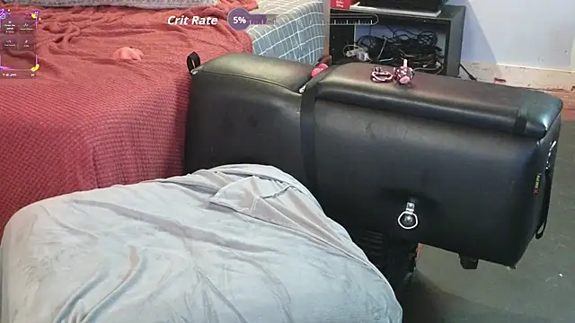 April_Strife webcam