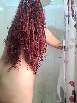 Scarlet_curly8a webcam