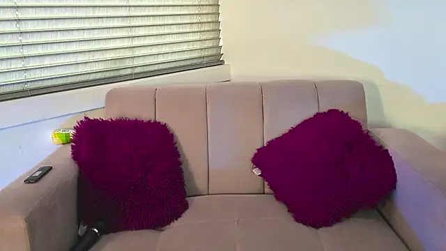 aurora_petitee webcam