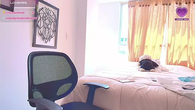 Cataliina_Santhana webcam