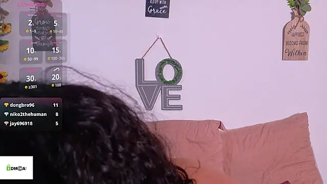emiily_curly webcam