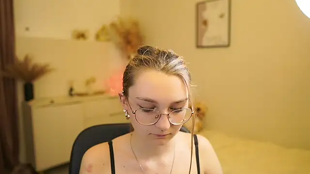 Sophielux18 webcam