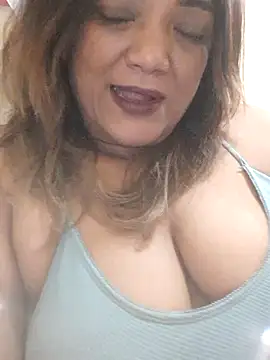 Indianpleasure300 webcam