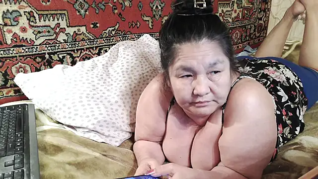 Zulfiya_Bruce webcam