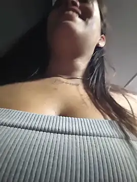 MissNyraSecret webcam