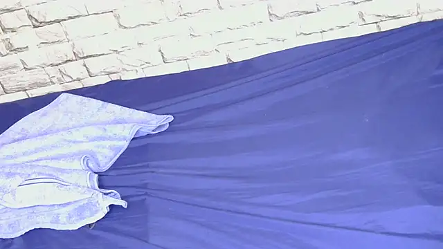 Sweethoneyglow webcam