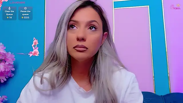 AriannaSins webcam