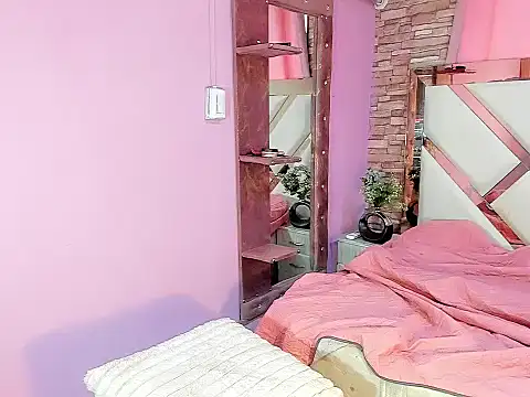 Naomisaenz01 webcam