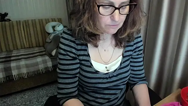 lauraoven webcam