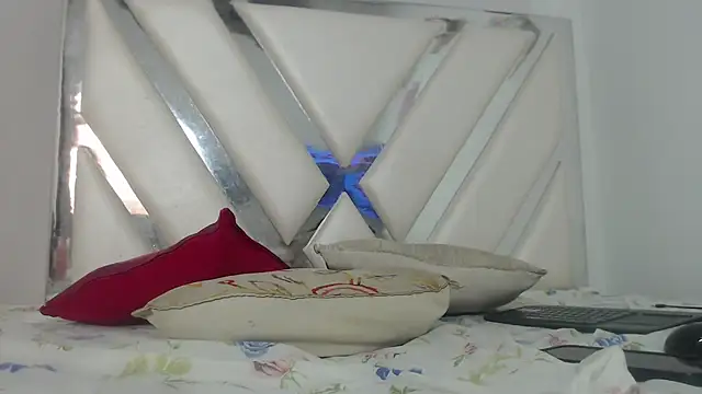 AlannaHarper webcam