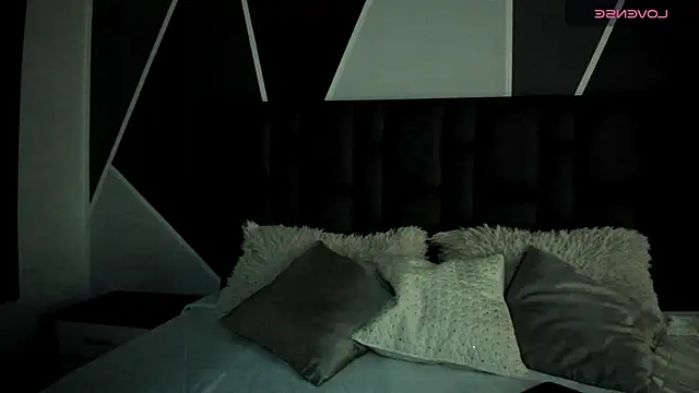 ChloeAndMax webcam