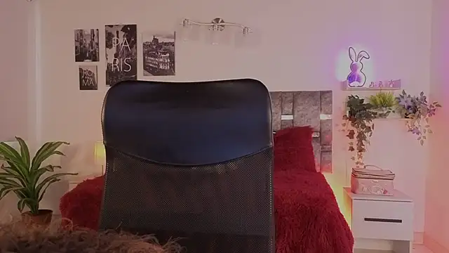 emilyrouxe webcam