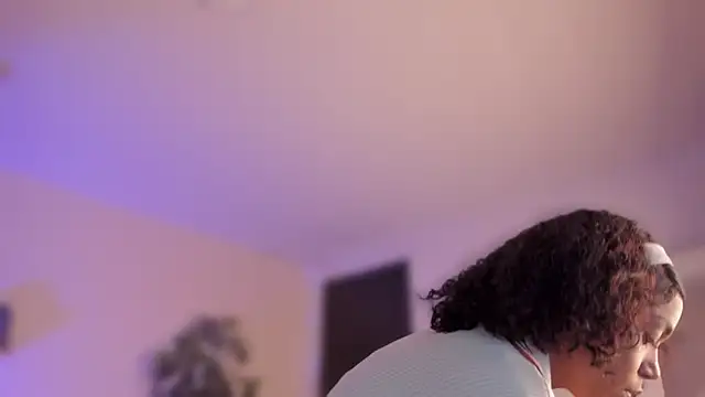 YariRose webcam