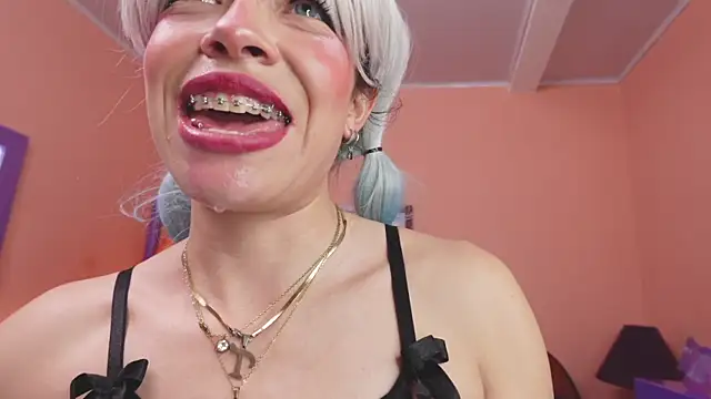 miss__wanda webcam