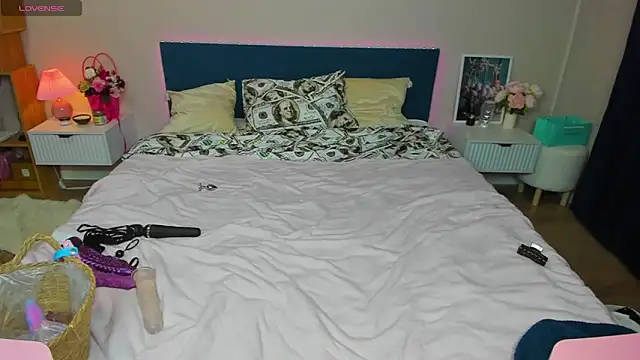BritneyLix webcam