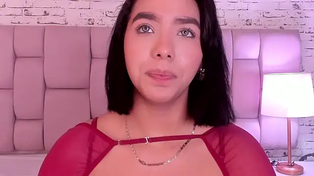 HiilaryBrownn webcam