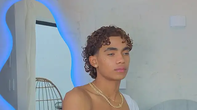 AlanCutee webcam