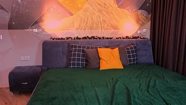 MilaYumi webcam