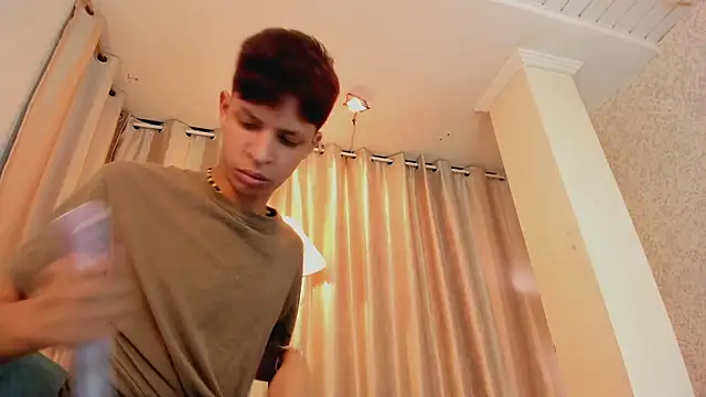 Ethan_qop webcam