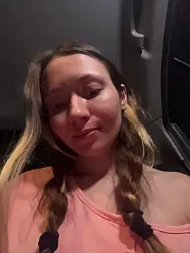 Mini_girl_do_it_better webcam