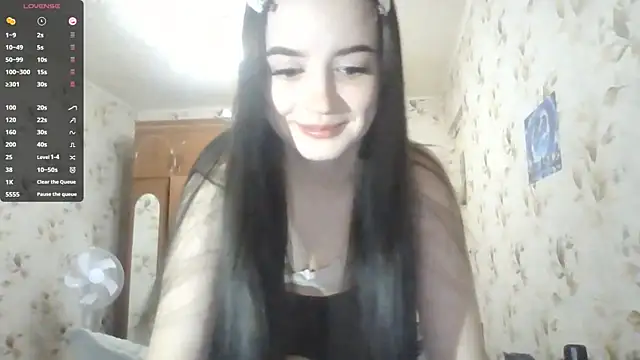 MilanaLush webcam