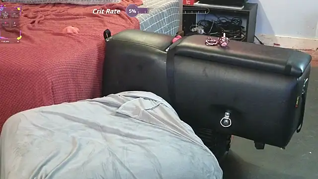 April_Strife live sex cam