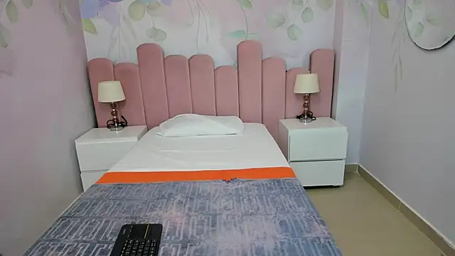 doll_skinny18 webcam