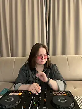 Joan_Taylor1 webcam