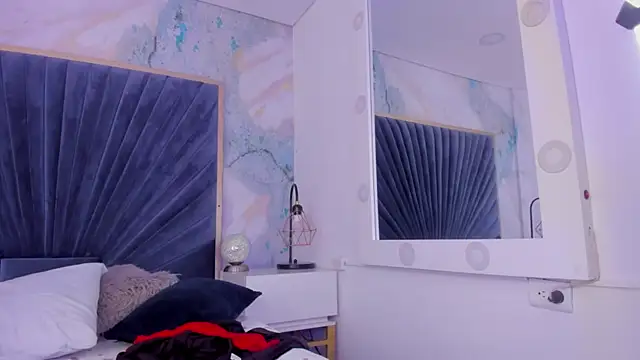 Derieri_Blush webcam