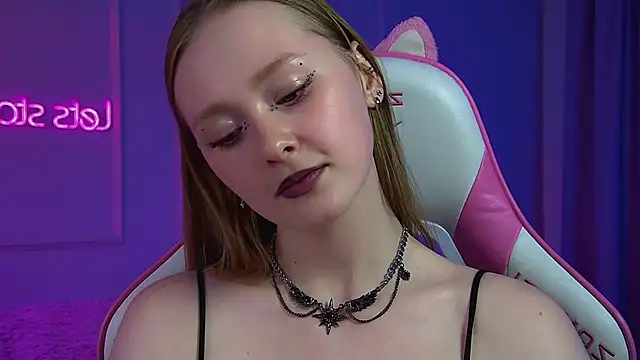 AgataFoxley webcam