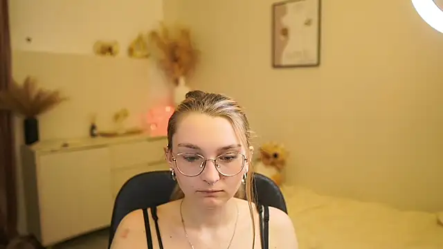 Sophielux18 webcam