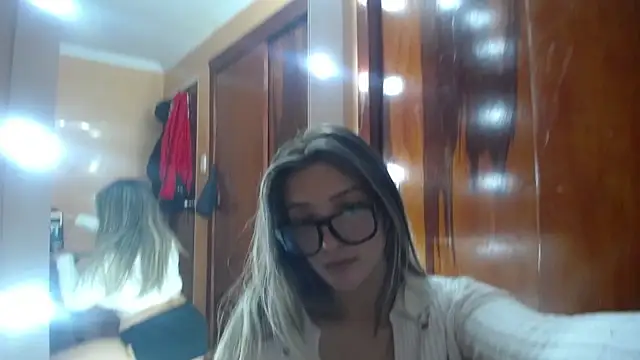 miss_lilieth - Miss_lilieth's free webcam - UK Sex Cams