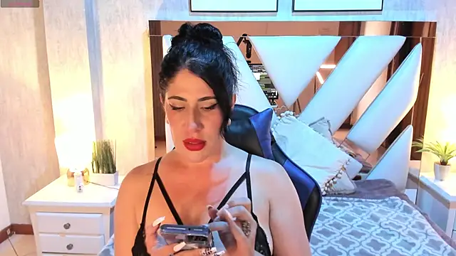 vero_wayne - Vero_wayne's free webcam - UK Sex Cams