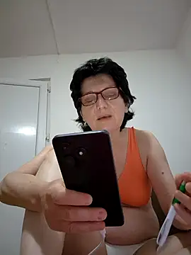 vera_elle - Vera_Elle's free webcam - UK Sex Cams
