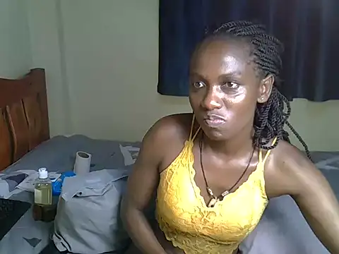Pearl_petite webcam