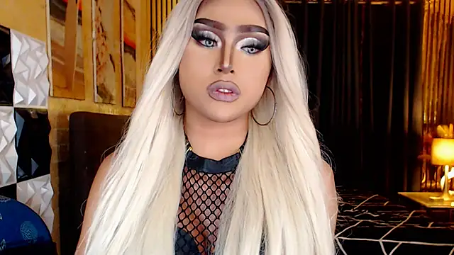 MassiveCockTrans webcam