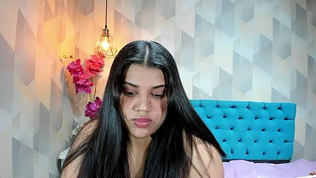 LindaBreeS webcam