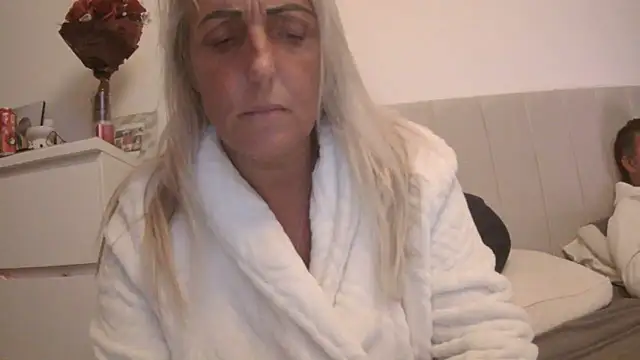 theblondecocklover webcam