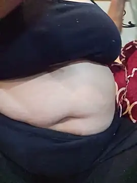 WildDesiBabe webcam