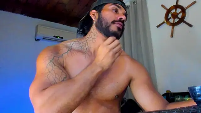 Artemis_Kazttman webcam