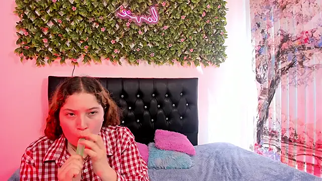 valeria_and_zoe webcam