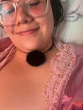 CurlyMilf_Vannexxxa webcam