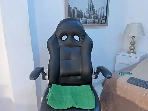 JunggSolhyum webcam