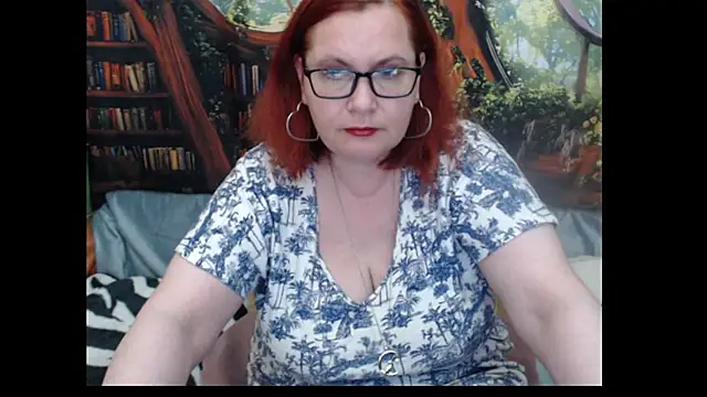 PlayfullMature webcam