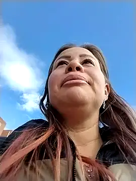 LaraCaliente webcam