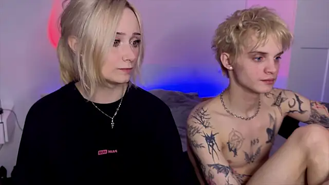 mia_side webcam