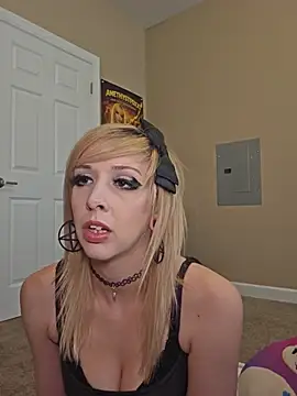 AmethystFoxx webcam