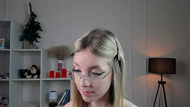 NovaOliphant webcam