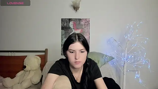 Kira_Devi webcam